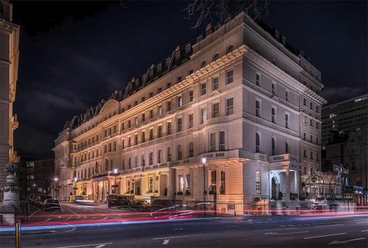 Freehold hotel facing Hyde Park, London