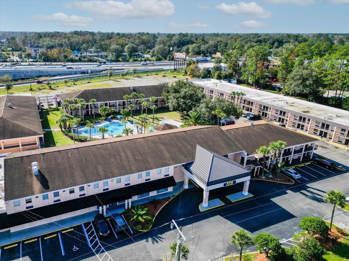 207-room hotel