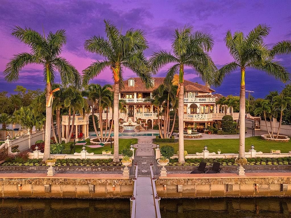 Bayfront villa with year-round sunsets