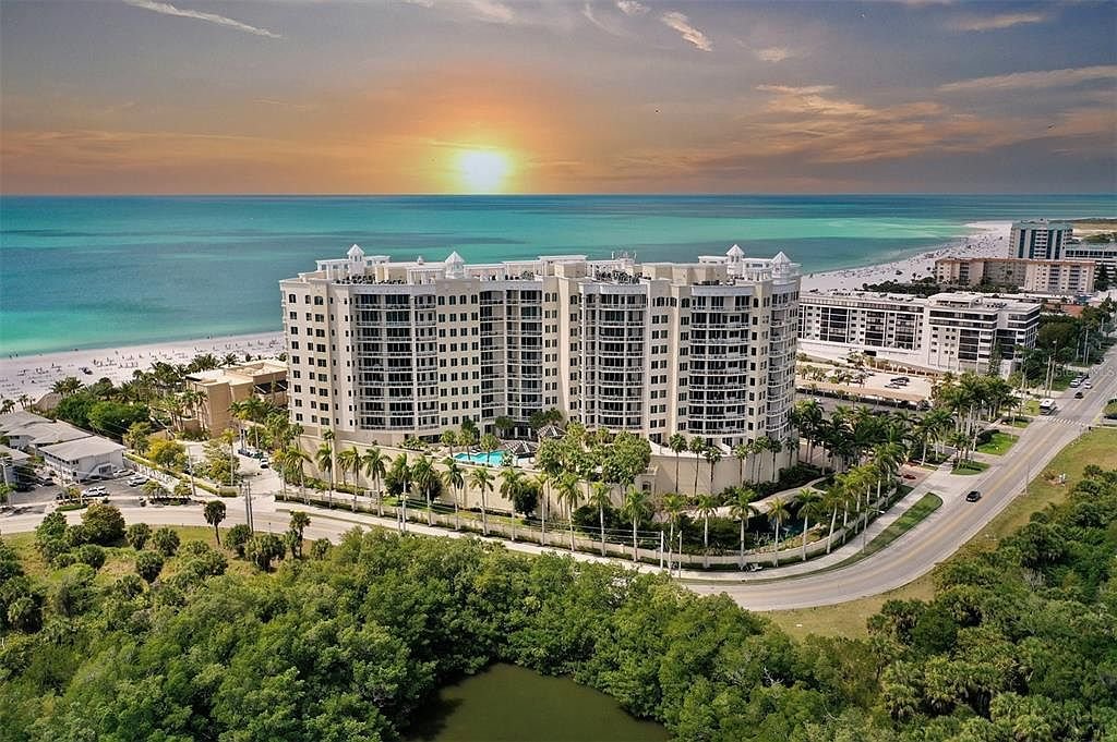 Gulf-front dual penthouse