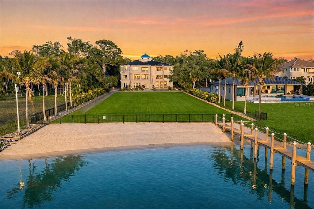 Intracoastal palazzo with private beach