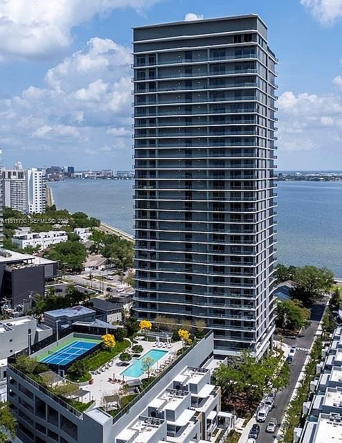 Bay-view tower residence